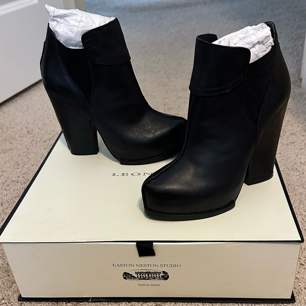 NIB 7.5 Leon Max Black Omaha Heeled Boots for Women